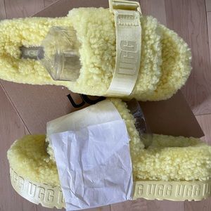 New Ugg sz 7 fluffy sandals with box